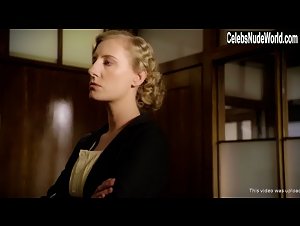 Anna McGahan in Underbelly (series) (2008) 18