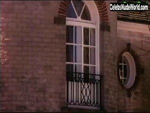 Camille Donatacci in Detective (1996) 17
