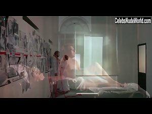 Chloe Webb boobs , Voyeur in Belly of an Architect (1987) 7