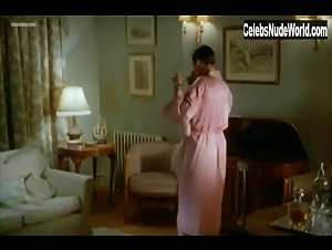 Claire Skinner in A Dance to the Music of Time (series) (1997) 17