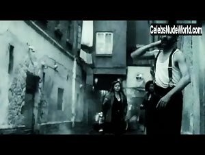 Dolores Heredia in Purgatorio (2008) 19