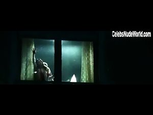 Elisabetta Rocchetti in Keller - Teenage Wasteland (2005) 1