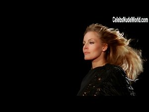 Anita Strindberg in Una lucertola con la pelle di donna (1971) 1