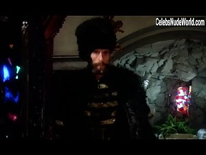 Andrea Lawrence in Countess Dracula (1971) 2