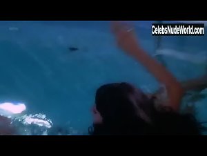 Jane Lapotaire in Crescendo (1970) 13