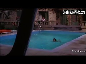 Jane Lapotaire in Crescendo (1970) 14