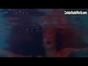 Jane Lapotaire in Crescendo (1970) 18