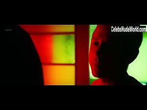 Jelly Howie in Loom (short) (2002) 5