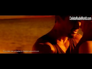 Jessica De Gouw Couple , Beach in These Final Hours (2013) 15