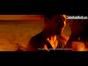 Jessica De Gouw Couple , Beach in These Final Hours (2013) 16