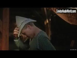 Jessica Schwarz boobs , Blonde in Rote Kakadu (2006) 1