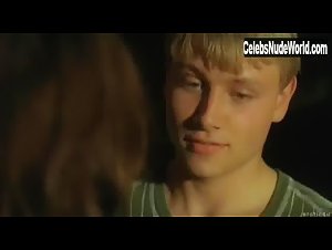 Jessica Schwarz boobs , Blonde in Rote Kakadu (2006) 19