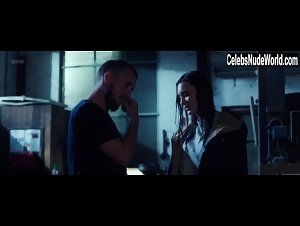 Julie Christiansen in Mens vi lever (2017) 1