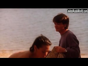 Julie Warner in Doc Hollywood (1991) 19