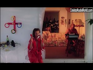 Juliet Stevenson in Drowning by Numbers (1988) 9