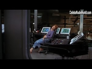 Kim Dickens in Hollow Man (2000) 1
