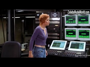 Kim Dickens in Hollow Man (2000) 17