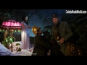 Bozena Adamek in Sanatorium pod klepsydra (1973) 18