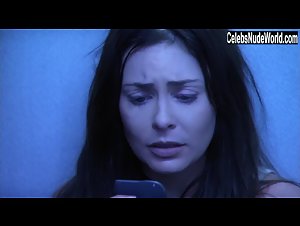Bobbi Sue Luther in Laid to Rest (2009) 11