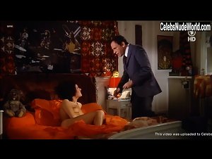 Betty Berr in Le mouton enrage (1974) 9