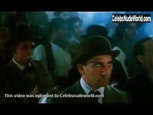 Barbara Livi in La rumbera (1998) 5
