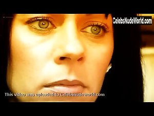 Barbora Mottlova in Nekdo tam dole me ma rad (2009) 20