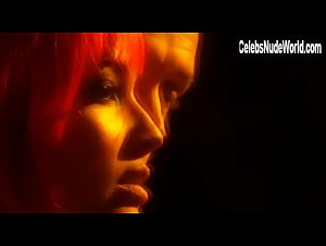 Berenice Marlohe in Equipe medicale d'urgence (series) (2006) 15