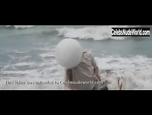 Camilla Lehmann in Azurit: Stay (music video) (2014) 12