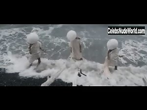 Camilla Lehmann in Azurit: Stay (music video) (2014) 17