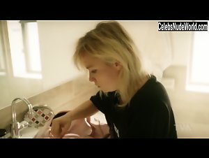 Eve Lemieux in Fugueuse (series) (2018) 19