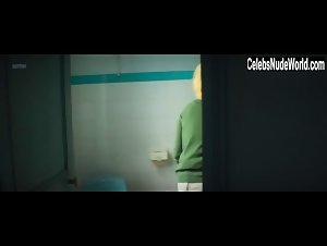 Adeline D'Hermy Bathtub , Hairy Pussy in Maryline (2017) 7