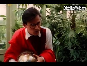 Agata Piotrowska boobs , Explicit In Biale malzenstwo (1992) 9