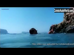 Adriana Dominguez Beach , boobs In El sueno de Ibiza (2002) 8