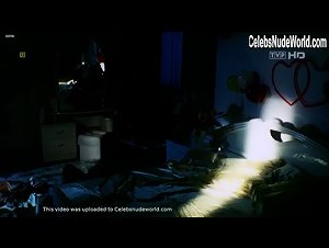 Agnieszka Krukowna boobs , Bathtub In Fuks (1999) 17