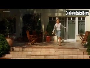 Agnieszka Wosinska Wet , Public Nudity In Futro (2007) 3