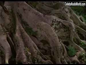 Assunta Perez in Longo Caminho da Morte (1972) 1