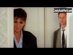 Alessandra Izzo in Desiderando Giulia (1986) 14
