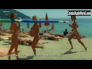 Alexandra Lorska in Les branches a Saint-Tropez (1983) 1
