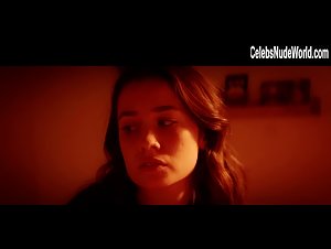 Alexis Raich in Low Low (2019) 3