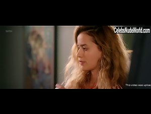 Alice David in Demi soeurs (2018) 19