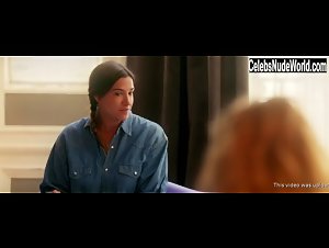 Alice David in Demi soeurs (2018) 4