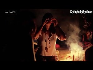 Alice Falloni in Icaros (2014) 2