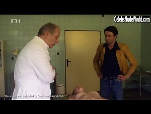 Alzbeta Stankova in Svet pod Hlavou (series) (2017) 20