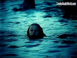 Anzhelika Nevolina in Parad planet (1984) 12