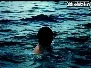 Anzhelika Nevolina in Parad planet (1984) 15