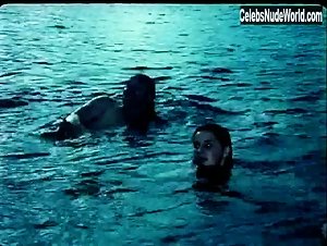 Anzhelika Nevolina in Parad planet (1984) 16