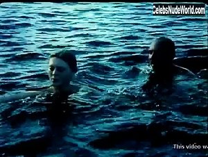 Anzhelika Nevolina in Parad planet (1984)
