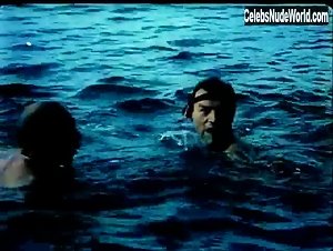 Anzhelika Nevolina in Parad planet (1984) 19