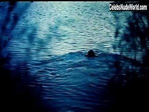Anzhelika Nevolina in Parad planet (1984) 6
