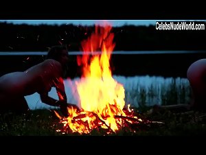 Amia Miang in Fordi vi ogsa er alt det, vi har mistet (short) (2015) 18